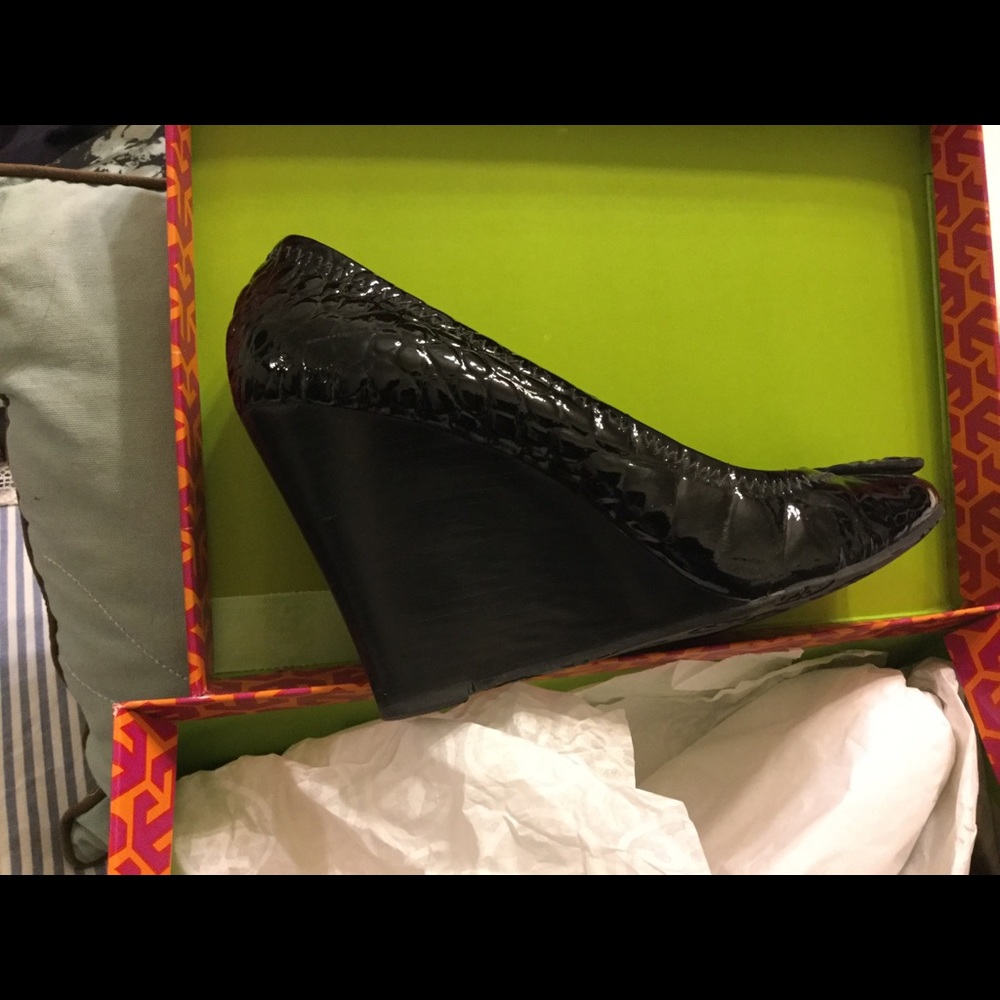 Tory Burch wedges!! 👠👠👠